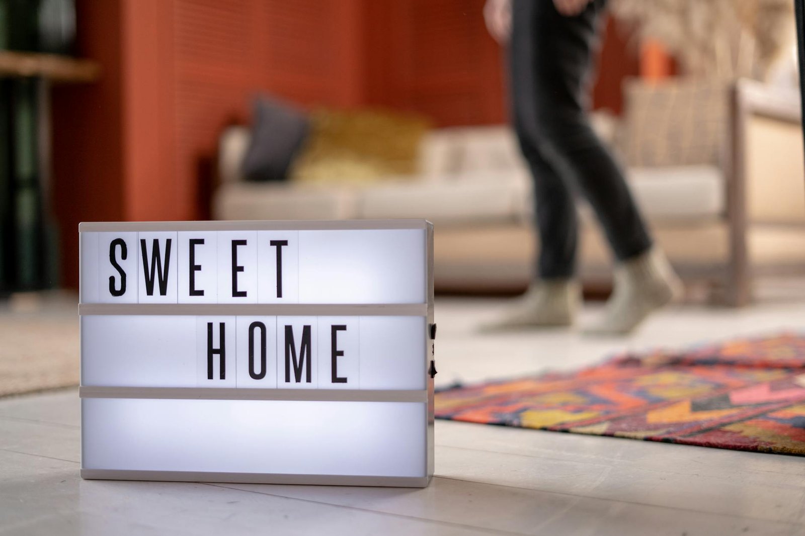 Lire la suite à propos de l’article Comment réduire le bruit à la maison sans faire de travaux ?